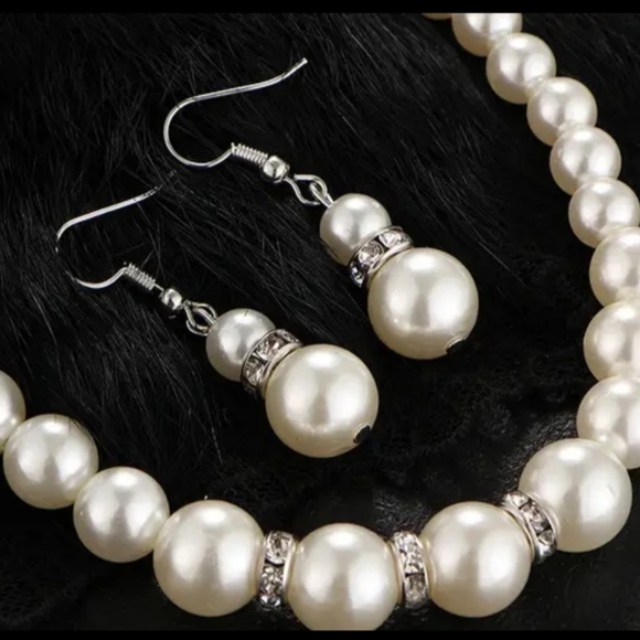 Gold-silver plated inlaid crystal jewlery set pearls earrings necklace & bracele - Picture 5 of 8